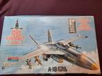 Monogram 5833 A-18 Attack Fighter 1:48, Ophalen of Verzenden, Zo goed als nieuw, Groter dan 1:72, Overige merken