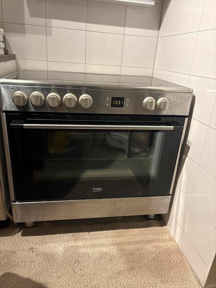Beko Fornuis - Keramisch - Vrijstaand, Witgoed en Apparatuur, Fornuizen, Gebruikt, Vrijstaand, Keramisch, 4 kookzones, 85 tot 90 cm