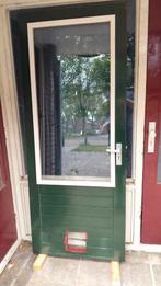 Buitendeur met gat voor kattenluik, Gebruikt, Deurkozijn, 150 tot 225 cm, Inclusief glas