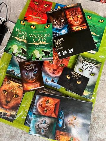 XXL grote pakket Warior Cats boeken  beschikbaar voor biedingen