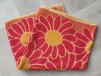 mooie originele retro/ vintage badhanddoek van Flamingo, Huis en Inrichting, Verzenden, Zo goed als nieuw, Rood, Handdoek