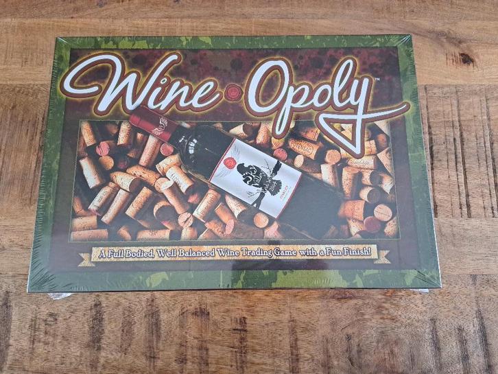 Wine Opoly (Engelstalig) geseald, Hobby en Vrije tijd, Gezelschapsspellen | Bordspellen, Nieuw, Een of twee spelers, Drie of vier spelers