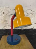 Vintage Memphis stijl lamp bureaulamp geel rood blauw, Huis en Inrichting, Lampen | Tafellampen, Gebruikt, Vintage lamp Memphis stijl