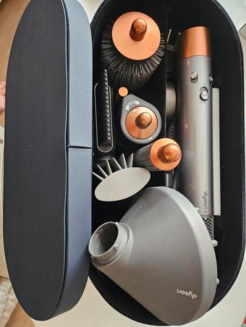 Z.g.a.n. Dyson Airwrap Long Diffuse Multistyler beschikbaar voor biedingen