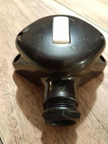 Bakelieten lichtknopje retro authentiek beschikbaar voor biedingen