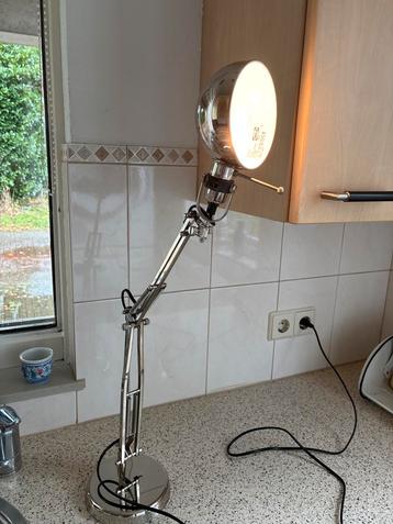 Mooie verstelbare bureaulamp - als nieuw! Van IKEA beschikbaar voor biedingen