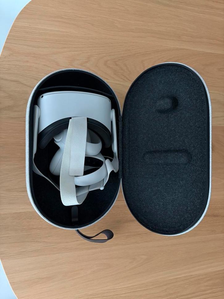 Meta Quest 2 Opbergbox - Zo goed als nieuw!, Spelcomputers en Games, Virtual Reality, Zo goed als nieuw, Pc, VR-bril, Ophalen