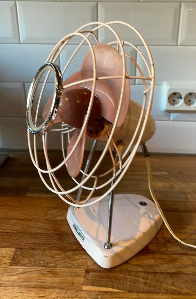 Mid Century roze KDK ventilator Osaka Japan, Antiek en Kunst, Kunst | Designobjecten, Ophalen of Verzenden