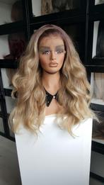 Luxe Lace Pruik: Bruine uitgroei / Blond / Licht , Krul, Ophalen of Verzenden, Nieuw, Pruik of Haarverlenging