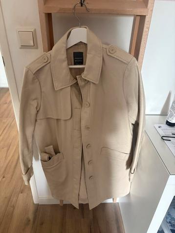 Trenchcoat Primark beschikbaar voor biedingen