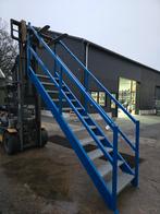 Stalen trap blauw. Hoog 2,5 mtr. Now236, Ophalen, Zo goed als nieuw, 2 tot 4 meter