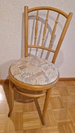 Thonet Stoeltje - Klassiek Design, Huis en Inrichting, Stoelen, Ophalen, Gebruikt, Bruin, Eén