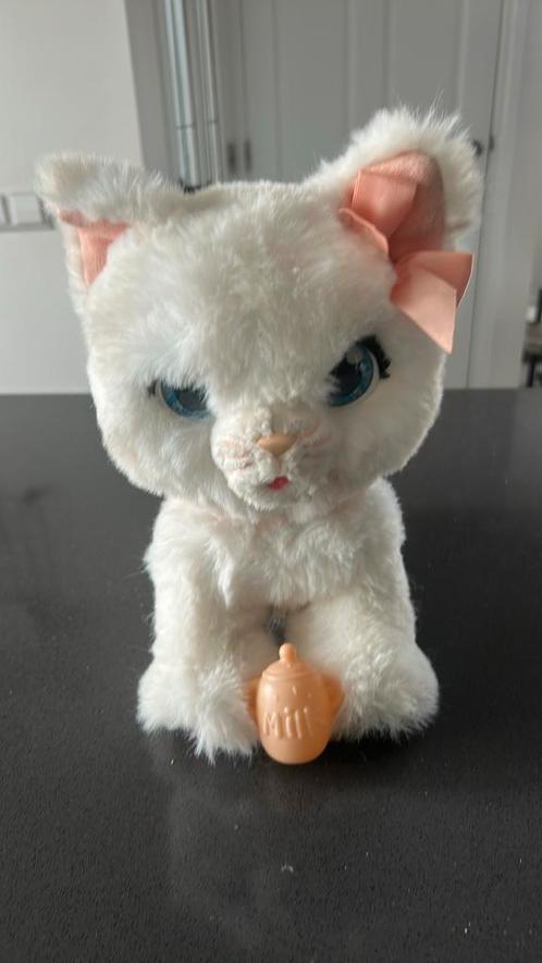Club petz bella de kat, Kinderen en Baby's, Speelgoed | Knuffels en Pluche, Zo goed als nieuw, Poes, Ophalen of Verzenden