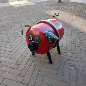 Metalen varken - metal art - upcycling - duurzaam beschikbaar voor biedingen