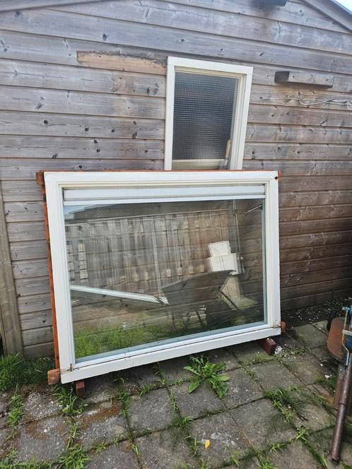 Houten raamkozijn dubbel glas, Doe-het-zelf en Verbouw, Kozijnen en Schuifpuien, Gebruikt, Raamkozijn, Hout, 75 tot 150 cm, 150 tot 225 cm
