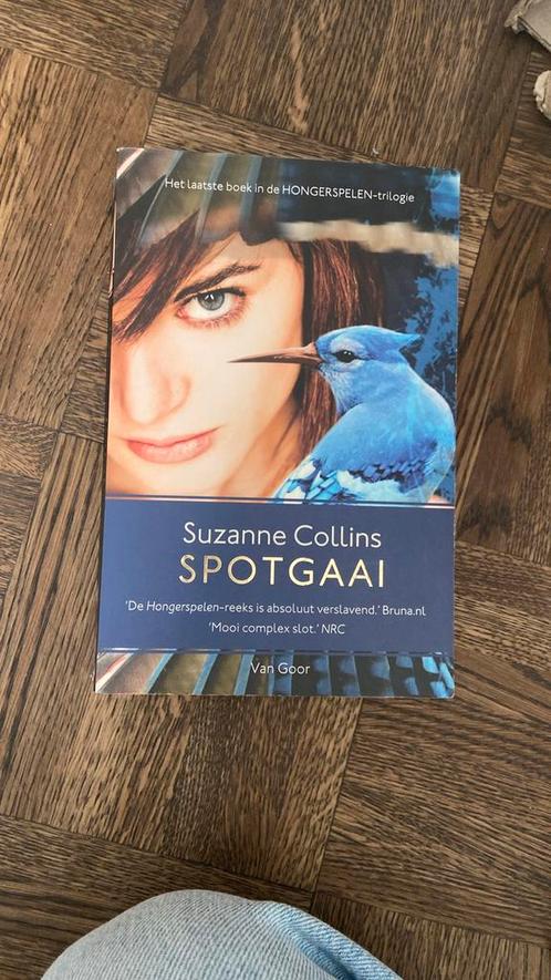Suzanne Collins - Spotgaai, Boeken, Thrillers, Zo goed als nieuw, Nederland, Ophalen of Verzenden