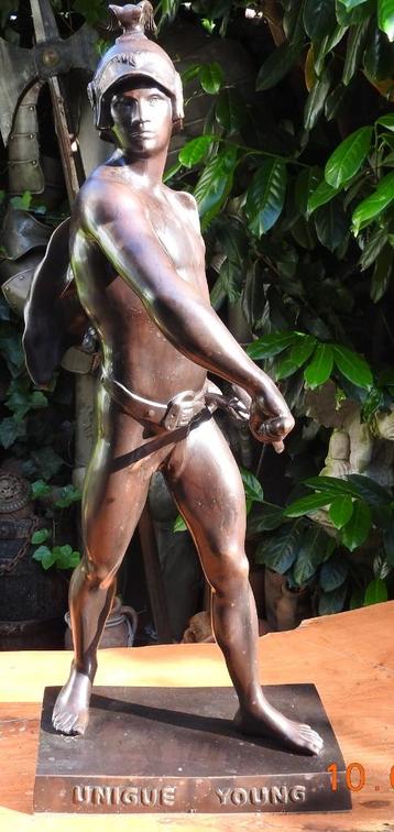Bronzen beeld Unigue Yong E. L. Picault beschikbaar voor biedingen