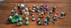 30 stuks Smurfen met tafeltje en bankje en 2 poefjes, Ophalen of Verzenden, Gebruikt, Verschillende Smurfen