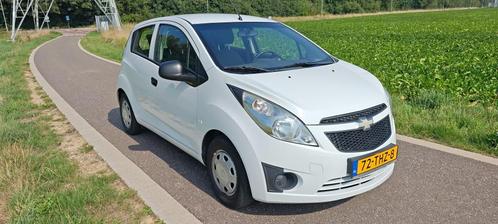 Chevrolet Spark 1.0 Bifuel 2012 Wit - goedkoop rijden!, Auto's, Chevrolet, Particulier, Spark, ABS, Airbags, Elektrische ramen