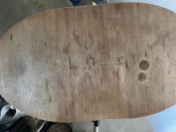 Eiken eettafel met gefineerd blad  beschikbaar voor biedingen