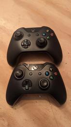 2 Xbox One controllers., Controller, Xbox One, Ophalen of Verzenden, Zo goed als nieuw