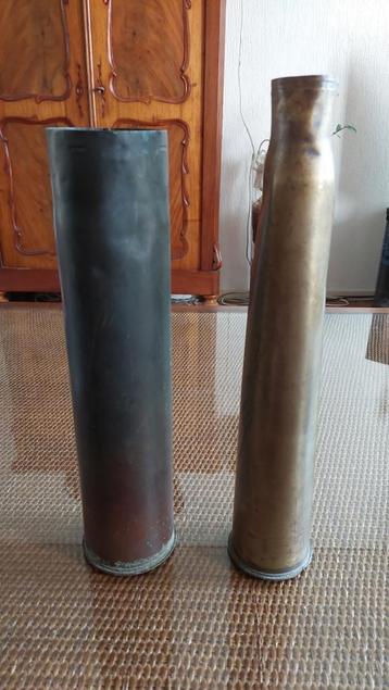 Twee grote hulzen 75 mm (1943) en 47 mm(1937) beschikbaar voor biedingen