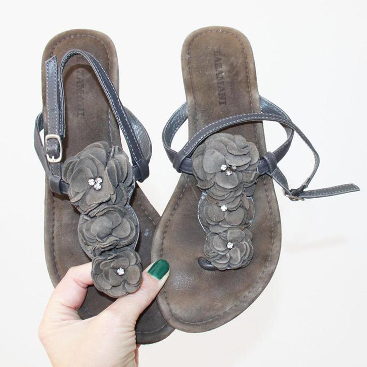 Prachtige Leren Lazamani Slippers - s7 (Maat 41) € 25,-, Kleding | Dames, Schoenen, Zo goed als nieuw, Slippers, Bruin, Ophalen of Verzenden