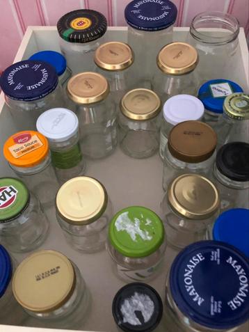 Gratis glazen potjes. beschikbaar voor biedingen