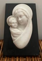 Maria met haar zoon , prachtig op marmer antiek, Antiek en Kunst, Antiek | Religie, Ophalen of Verzenden