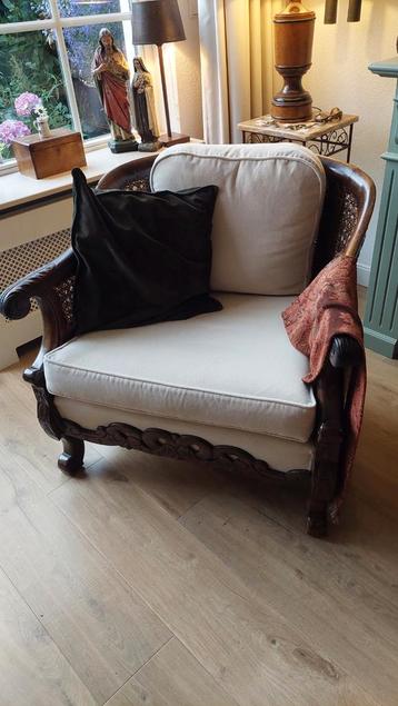 Twee jaren 20-30 fauteuils, lichte bekleding/kussens beschikbaar voor biedingen