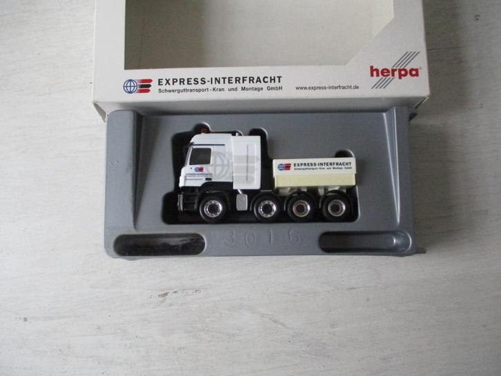 Herpa Mercedes Vrachtwagen Express-Interfracht Schaal 1:87, Hobby en Vrije tijd, Modelauto's | 1:87, Nieuw, Bus of Vrachtwagen