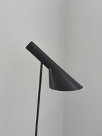 AJ vloerlamp – Arne Jacobsen – Louis Poulsen – bruin – 1960s, Ophalen, Gebruikt, 100 tot 150 cm, Scandinavisch, Deens, modernisme, mid century, vintage, design