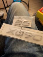 Originele Volvo XC90 B5 achterklep badges – nieuw OEM, Auto-onderdelen, Ophalen of Verzenden, Nieuw, Volvo