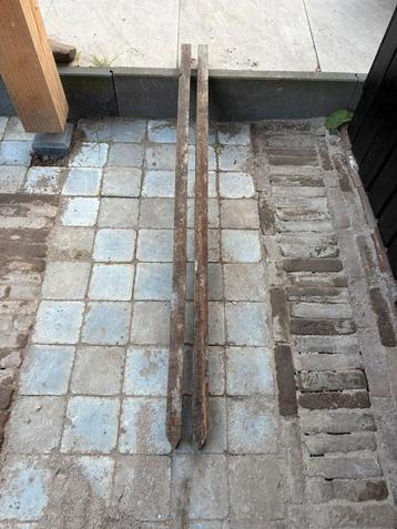 3 stuks Azobe palen 4x4x150 met punt beschikbaar voor biedingen