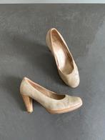 i335 Gabor maat 4,5=37,5 leren pumps schoenen hak beige leer, Kleding | Dames, Schoenen, Beige, Gabor, Ophalen of Verzenden, Zo goed als nieuw