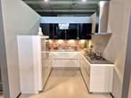 Showroom keuken incl. apparaten, Huis en Inrichting, Keuken | Complete keukens, Ophalen, U-keuken, Wit, Nieuw