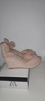 Mooie beige sandaaltjes maat 39 van cink me Nieuw!, Cink me, Beige, Nieuw, Sandalen of Muiltjes