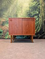 Vintage teakhouten schuifdeur kast uit Denemarken., Ophalen, Deens, 50 tot 100 cm, Zo goed als nieuw