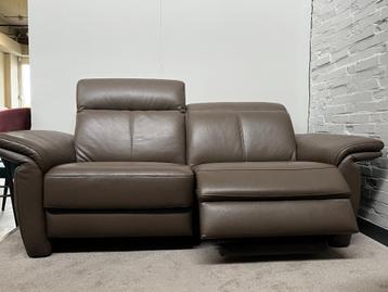 Leren bankstel ROM – met elektrische relaxfunctie beschikbaar voor biedingen