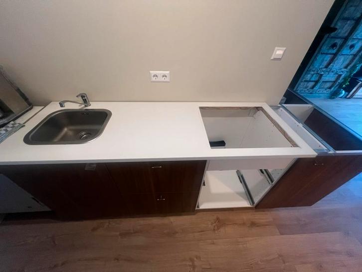 Compleet aanrechtblad met wasbak en gat voor kookplaat, Huis en Inrichting, Keuken | Keukenelementen, Gebruikt, Minder dan 100 cm