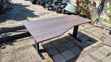 In hoogte verstelbaar hoekbureau – 180x100/80 cm
