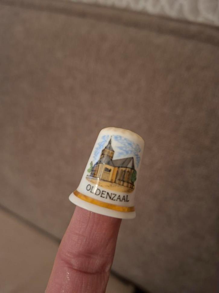 Vingerhoedje Oldenzaal met afbeelding van de kerk, Verzamelen, Vingerhoedjes, Ophalen of Verzenden