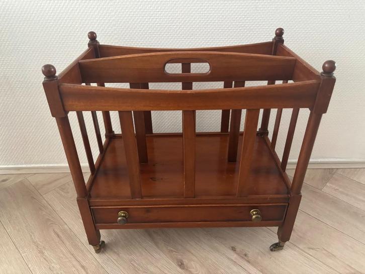 Canterbury / lectuurbak / krantenbak Engels mahonie met lade, Antiek en Kunst, Antiek | Woonaccessoires, Ophalen of Verzenden