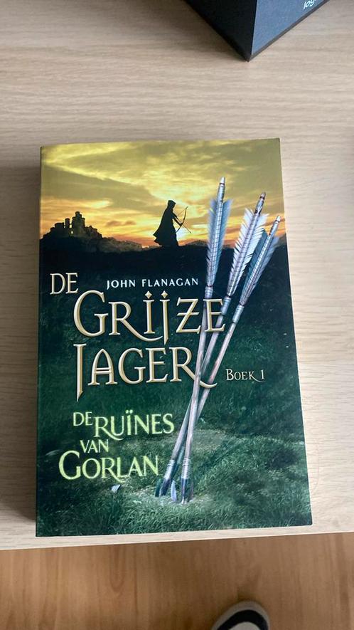 John Flanagan - De ruïnes van Gorlan, Boeken, Kinderboeken | Jeugd | 10 tot 12 jaar, Zo goed als nieuw, Ophalen of Verzenden