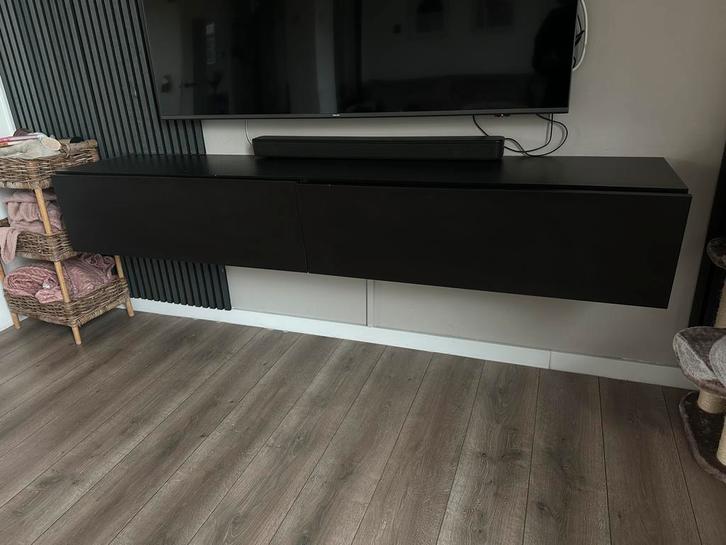 Zwarte tv meubel 2 meter, Huis en Inrichting, Kasten | Televisiemeubels, Gebruikt, Minder dan 100 cm, 200 cm of meer, 25 tot 50 cm