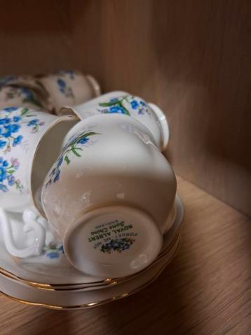 Royal albert kopjes kop en schotels beschikbaar voor biedingen