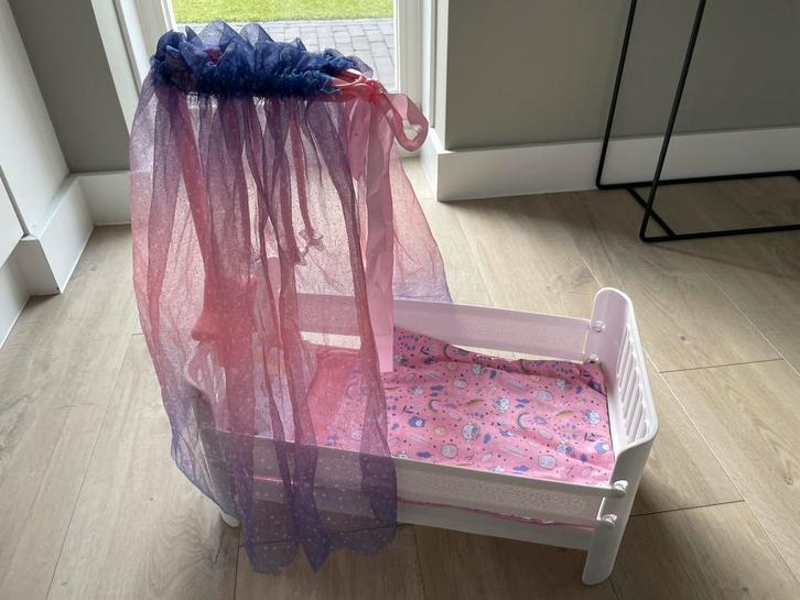 Poppenbed poppenwieg Baby Annabell – met lichtjes & muziek, Kinderen en Baby's, Speelgoed | Poppen, Zo goed als nieuw, Overige typen
