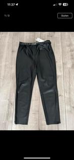 Zara kunstleren legging / broek met riem nieuw, Kleding | Dames, Broeken en Pantalons, Maat 42/44 (L), Nieuw, Ophalen of Verzenden