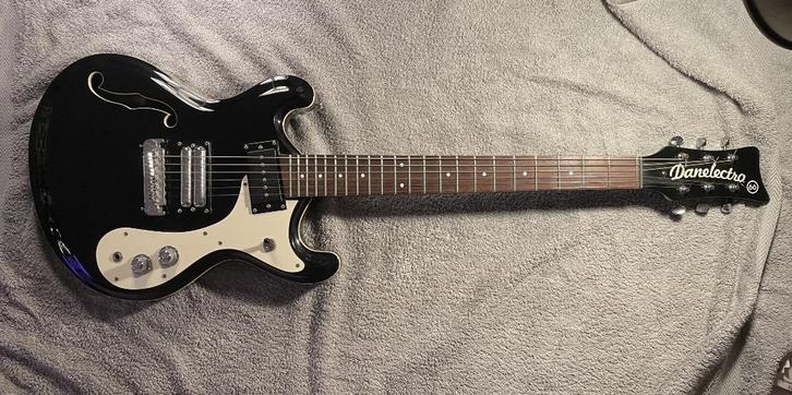 Danelectro '66, Muziek en Instrumenten, Snaarinstrumenten | Gitaren | Elektrisch, Zo goed als nieuw, Semi-solid body, Overige merken