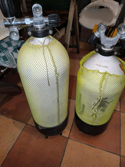 Duikfles 12 ltr 230 Bar. Dubbele kraan. Voet. Net. Handvat., Watersport en Boten, Duiken, Gebruikt, Duikfles, Ophalen